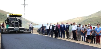 Son dakika haberleri: Vali Cüneyt Epcim Pamuktaş köyünde yürütülen asfalt çalışmalarını inceledi