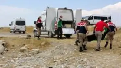 106,5 metre derinlikteki batık tekneden cesetler çıkarılıyor 106,5 metre derinlikteki batık tekneden cesetler çıkarılıyor