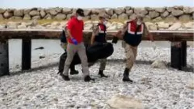 106,5 metre derinlikteki batık tekneden cesetler çıkarılıyor 106,5 metre derinlikteki batık tekneden cesetler çıkarılıyor