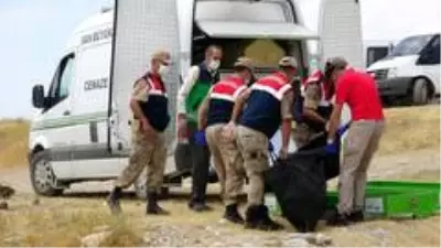 106,5 metre derinlikteki batık tekneden cesetler çıkarılıyor 106,5 metre derinlikteki batık tekneden cesetler çıkarılıyor