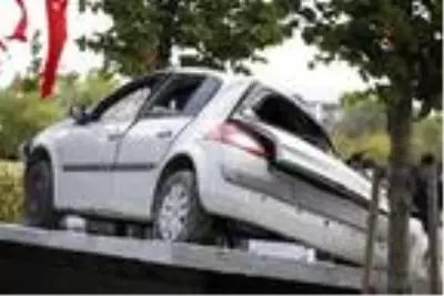 15 Temmuz'da tankın ezdiği otomobil anıt oldu 15 Temmuz'da tankın ezdiği otomobil anıt oldu