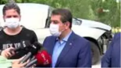 15 Temmuz'da tankın ezdiği otomobil Esenler'de sergileniyor 15 Temmuz'da tankın ezdiği otomobil Esenler'de sergileniyor