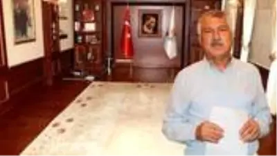 Adana Büyükşehir Belediye Başkanı Zeydan Karalar'ın makam odasına haciz geldi Adana Büyükşehir Belediye Başkanı Zeydan Karalar'ın makam odasına haciz geldi