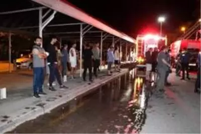 Son dakika haberi... Ankara'da kundaklandığı iddia edilen dükkan alev alev yandı