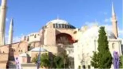 Ayasofya önünde sevinç gösterileri Ayasofya önünde sevinç gösterileri