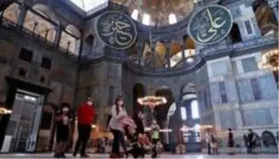 Ayasofya'nın geleceği hakkında kararın çıkacağı gün UNESCO'dan diyalog çağrısı Ayasofya'nın geleceği hakkında kararın çıkacağı gün UNESCO'dan diyalog çağrısı