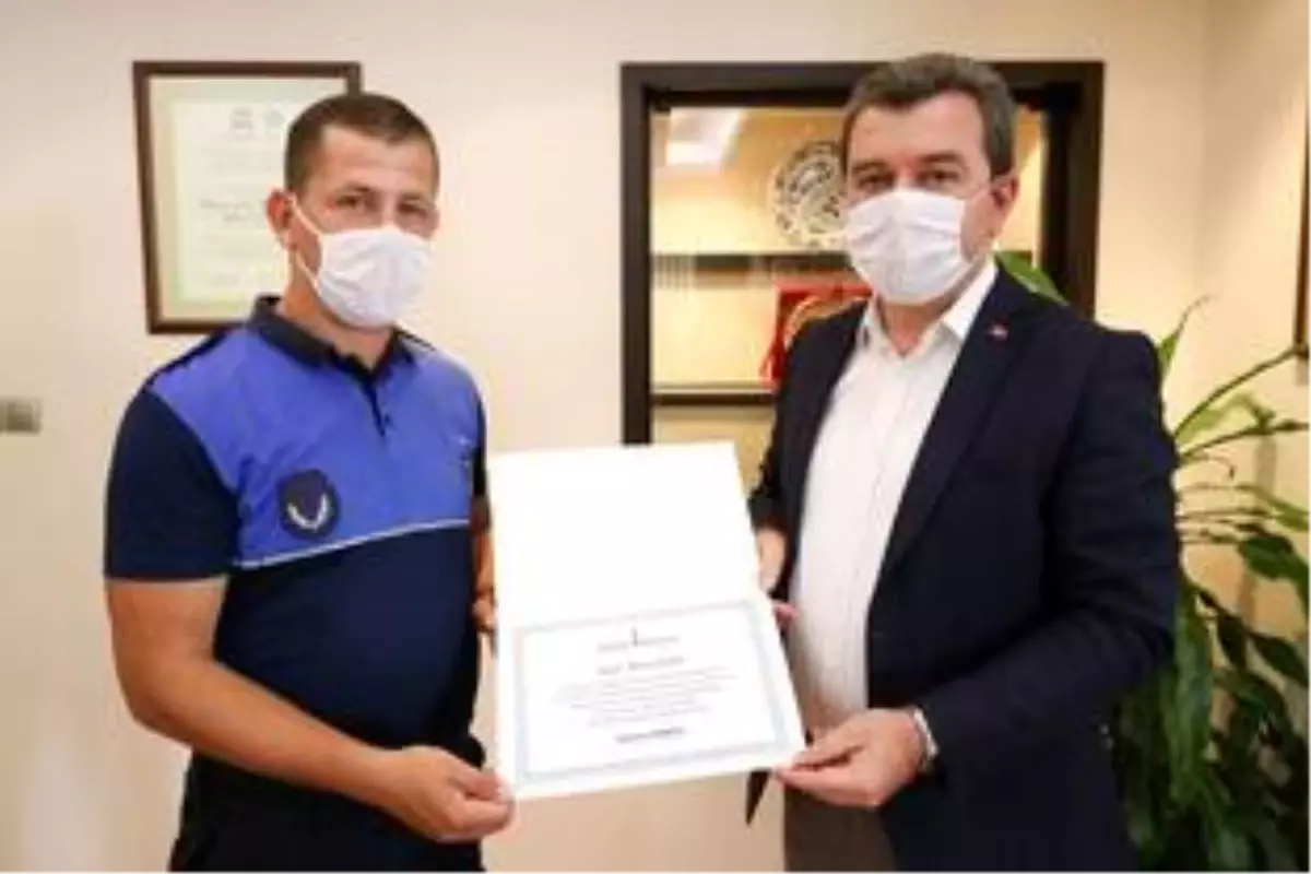 Başkan Koştu'dan dedektif gibi çalışan zabıtaya ödül