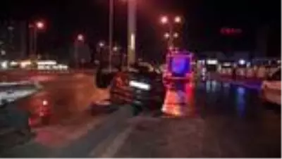 Son dakika güncel: BEYLÜKDÜZÜ’NDE OTOMOBİL YÖN TABELA DİREĞİNE ÇARPTI 1’İ AĞIR 4 YARALI