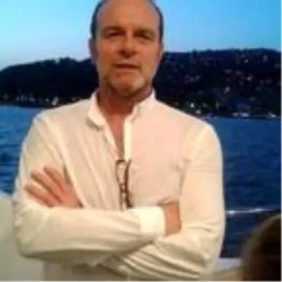Binali Yıldırım'ın eşine hakaret eden İyi Partili Özeren gözaltına alındı Binali Yıldırım'ın eşine hakaret eden İyi Partili Özeren gözaltına alındı