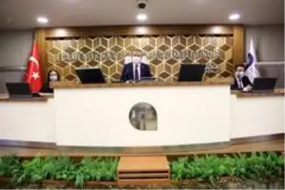 Büyükşehir Meclisi'nde 'Lüzumsuz proje' ve 'Borçlanma' tartışması Büyükşehir Meclisi'nde 'Lüzumsuz proje' ve 'Borçlanma' tartışması