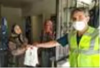 Son dakika haber | Cumhurbaşkanlığının hediyeleri Gördes'teki 65 yaş ve üstü vatandaşlara ulaştırıldı