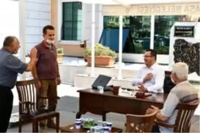 Dünyanın en büyük makam odası...Başkan makamını meydana taşıdı