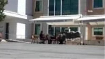 Dünyanın en büyük makam odası...Başkan makamını meydana taşıdı