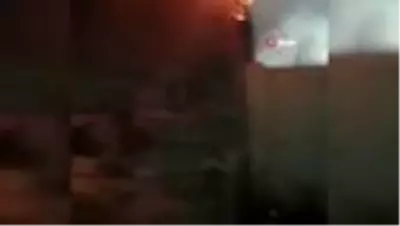 Garajda yangın çıktı, traktör hurdaya döndü Garajda yangın çıktı, traktör hurdaya döndü
