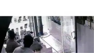 Hırsız telefonları kapıp kaçtı, çalışanlara şaştı kaldı Hırsız telefonları kapıp kaçtı, çalışanlara şaştı kaldı