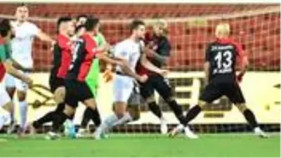 İttifak Holding Konyaspor, Gaziantep maçında kural hatası yapıldığını iddia etti ve TFF'ye başvuracaklarını duyurdu İttifak Holding Konyaspor, Gaziantep maçında kural hatası yapıldığını iddia etti ve TFF'ye başvuracaklarını duyurdu