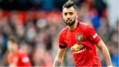 Manchester United’lı Fernandes, İngiltere’de üst üste iki kez ayın futbolcusu seçildi