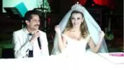Oyuncu İsmail Hacıoğlu, 4 yıllık evliliğini bitirme kararı aldı Oyuncu İsmail Hacıoğlu, 4 yıllık evliliğini bitirme kararı aldı