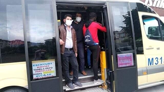 Sağlık Bakanı Koca'dan minibüs kooperatiflerine çağrı: Söz istiyoruz, dolmuşlar fazla yolcu almayacak Sağlık Bakanı Koca'dan minibüs kooperatiflerine çağrı: Söz istiyoruz, dolmuşlar fazla yolcu almayacak