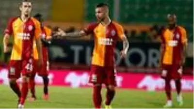 Şampiyonluk şansı kalmayan Galatasaray'ın yeni sezondaki zararı 450 milyon TL'yi bulacak Şampiyonluk şansı kalmayan Galatasaray'ın yeni sezondaki zararı 450 milyon TL'yi bulacak