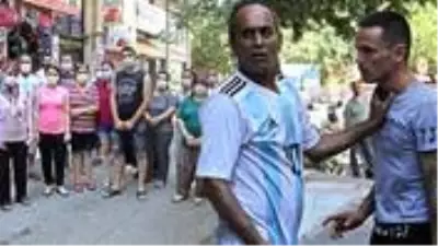 Üst üste iki gün evinde yangın çıkan genç, bina sakinleri tarafından dövüldü Üst üste iki gün evinde yangın çıkan genç, bina sakinleri tarafından dövüldü