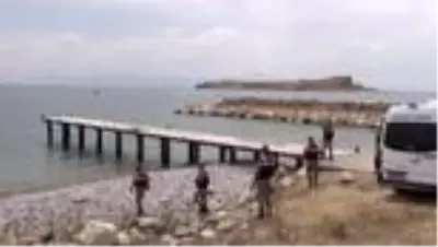 Van Gölü'nde teknenin batması sonucu kaybolan 3 kişinin daha cesedi bulundu Van Gölü'nde teknenin batması sonucu kaybolan 3 kişinin daha cesedi bulundu