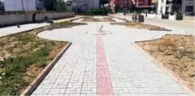 Yeşil Mahalle'de park yapım çalışmaları sürüyor
