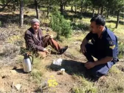 Yolunu kaybeden yaşlı adam kaybolduğu noktadan 10 kilometre uzakta bulundu Yolunu kaybeden yaşlı adam kaybolduğu noktadan 10 kilometre uzakta bulundu
