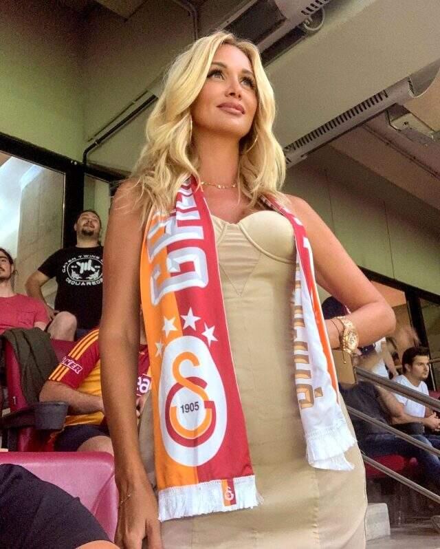 2018 Dünya Kupası elçisi Rus güzel Victoria Lopyreva, tatil için Antalya'ya geldi 2018 Dünya Kupası elçisi Rus güzel Victoria Lopyreva, tatil için Antalya'ya geldi