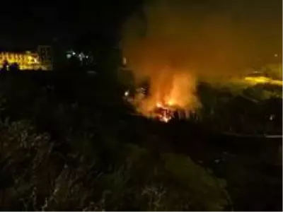 Arnavutköy'de barakada yangın paniği Arnavutköy'de barakada yangın paniği