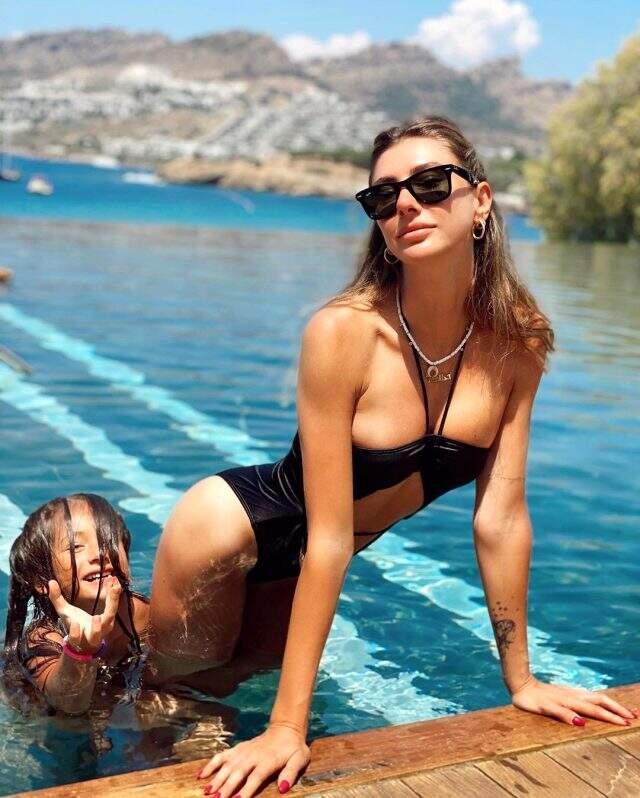 Bodrum'da tatil yapan Şeyma Subaşı'dan vücut şov Bodrum'da tatil yapan Şeyma Subaşı'dan vücut şov