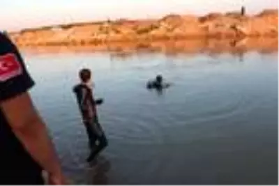 Çayda akıntıya kapılan amca ve yeğen öldü (2) Çayda akıntıya kapılan amca ve yeğen öldü (2)