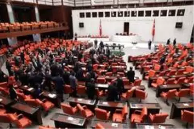 Çoklu baro düzenlenmesini içeren kanun teklifi yasalaştı Çoklu baro düzenlenmesini içeren kanun teklifi yasalaştı