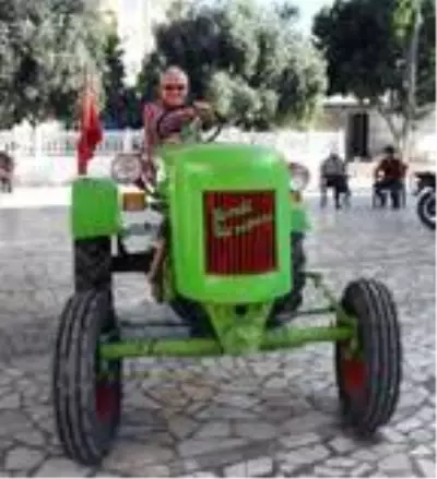 Dede yadigarı 70 yıllık traktörü 68 bin lira harcayarak çürümekten kurtardı Dede yadigarı 70 yıllık traktörü 68 bin lira harcayarak çürümekten kurtardı