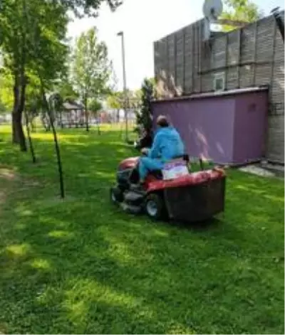 Derince ve Körfez'deki yeşil alanlar tertemiz Derince ve Körfez'deki yeşil alanlar tertemiz