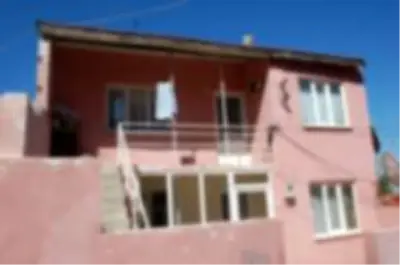 Düğüne hazırlanan gelinin 60 bin liralık nişan takılarını çaldılar