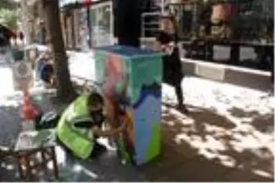 Eskişehir'de elektrik panoları resimlerle renkleniyor Eskişehir'de elektrik panoları resimlerle renkleniyor