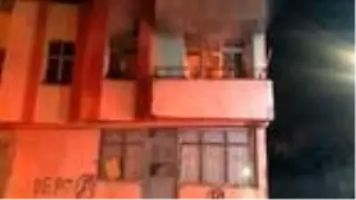 Evde çıkan yangın, 1 saatlik çalışmayla söndürüldü