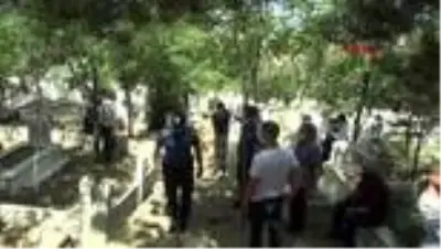 Son dakika haberi! Havai fişek fabrikasındaki patlamada ölen işçi toprağa verildi Son dakika haberi! Havai fişek fabrikasındaki patlamada ölen işçi toprağa verildi