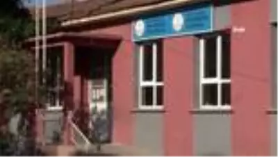 (İZMİR - Özel) 'Beyaz önlüklü çocuk', güçlükle okuduğu okulun hayırseveri oldu (İZMİR - Özel) 'Beyaz önlüklü çocuk', güçlükle okuduğu okulun hayırseveri oldu