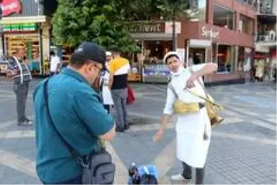 Kavurucu sıcakların vazgeçilmezi meyan şerbeti Kavurucu sıcakların vazgeçilmezi meyan şerbeti