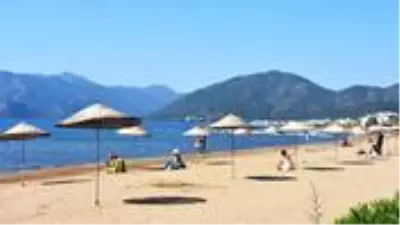 Marmaris'te 65 yaş ve üstü yabancı tatilciler sokağa çıkma kısıtlamasından muaf tutuldu Marmaris'te 65 yaş ve üstü yabancı tatilciler sokağa çıkma kısıtlamasından muaf tutuldu