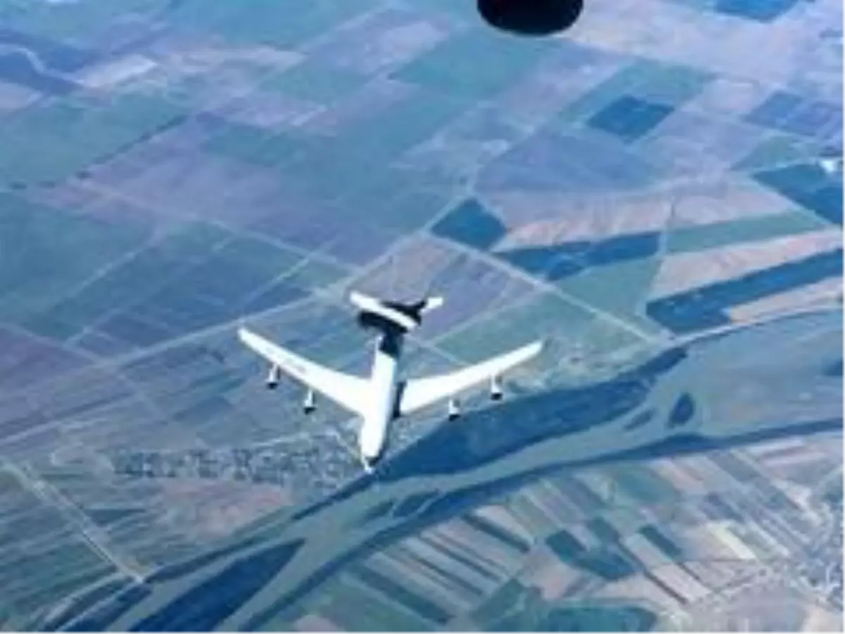 Milli Savunma Bakanlığı: 'NATO'ya ait AWACS uçağına, Hava Kuvvetlerimize ait tanker uçağı...