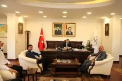 MÜSİAD Başkanı Pehlivan ve yönetiminden Vali Atay'a hayırlı olsun ziyareti MÜSİAD Başkanı Pehlivan ve yönetiminden Vali Atay'a hayırlı olsun ziyareti