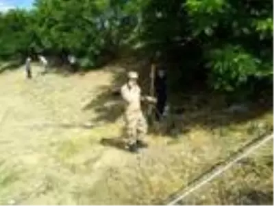 Kaza yapan zırhlı araç takla attı, etrafa servet saçıldı! Ekipler karış karış arıyor Kaza yapan zırhlı araç takla attı, etrafa servet saçıldı! Ekipler karış karış arıyor