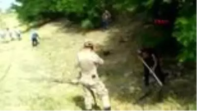 Takla atan zırhlı ticari araçtan savrulan altınlar aranıyor