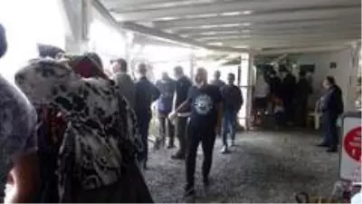 Tamamen açılmadı ama ziyaretçi akınına uğruyor Tamamen açılmadı ama ziyaretçi akınına uğruyor