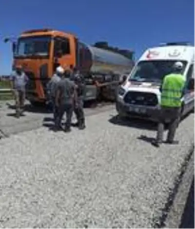 Tankerin altında kalan işçinin bacakları kesildi Tankerin altında kalan işçinin bacakları kesildi