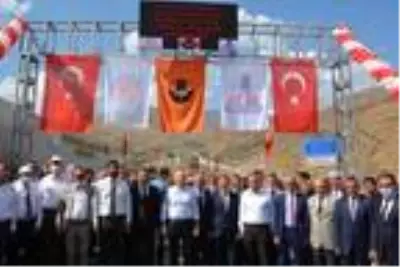 Türkiye'nin en yüksek köprüsü açıldı Türkiye'nin en yüksek köprüsü açıldı