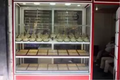 Yüzük alma bahanesi ile 5 bin TL değerinde yüzükleri çaldı Yüzük alma bahanesi ile 5 bin TL değerinde yüzükleri çaldı